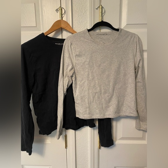 Abercrombie & Fitch Women’s Long Sleeve Tees - Black and Light Gray Size Large - Picture 1 of 5